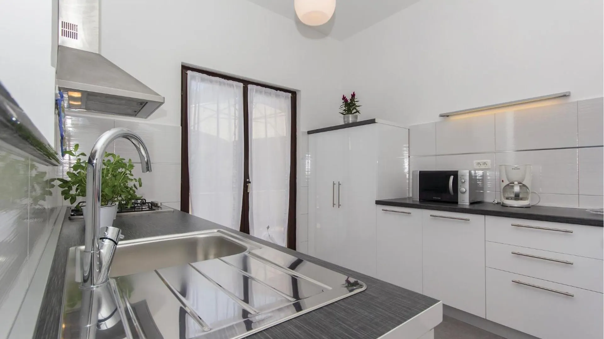 4 Bedroom Gorgeous Apartment In Medulin